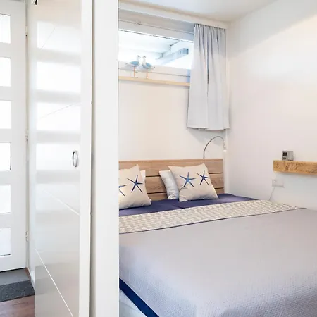 App 212 - Strandlage Lejlighed