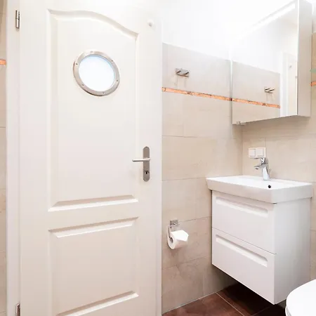 App 212 - Strandlage Lejlighed *